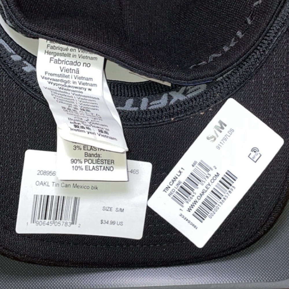 OAKLEY HATS Tin Can Mexico bik
SIZE S/M
$34.99 US
S/M
WWW.OAKLEY.com - Picture 7 of 7